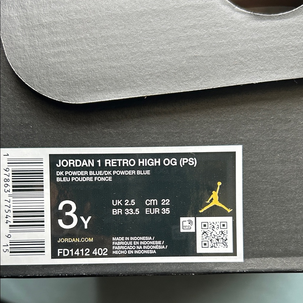 Jordan 1 Retro High OG
Size 3Y 
Dark powder blue